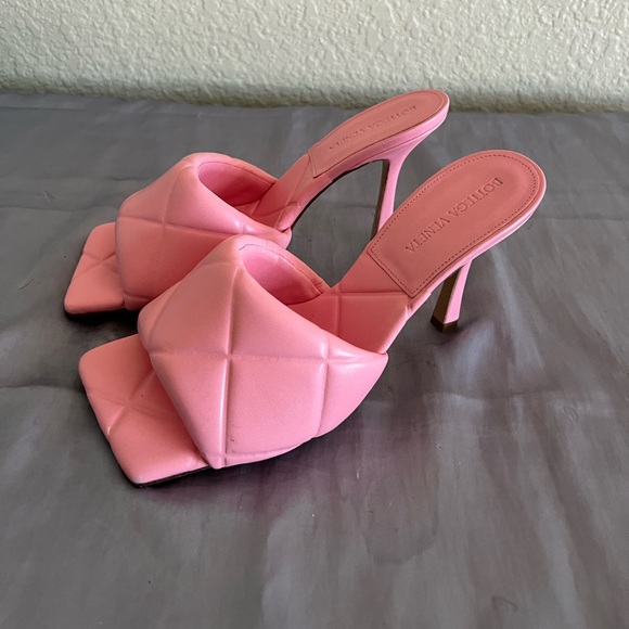 Bottega Veneta Lido Pink Quilted Slip On Sandals Shoes 38.5 STUNNING - Picture 2 of 14